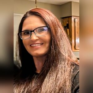 It's Poshin_Amanda..Like this post to get notifications on when I'm going Live.